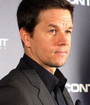 342px-Mark_Wahlberg_2_2012.jpg