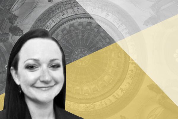 Nora in front of Springfield Capitol Ceiling