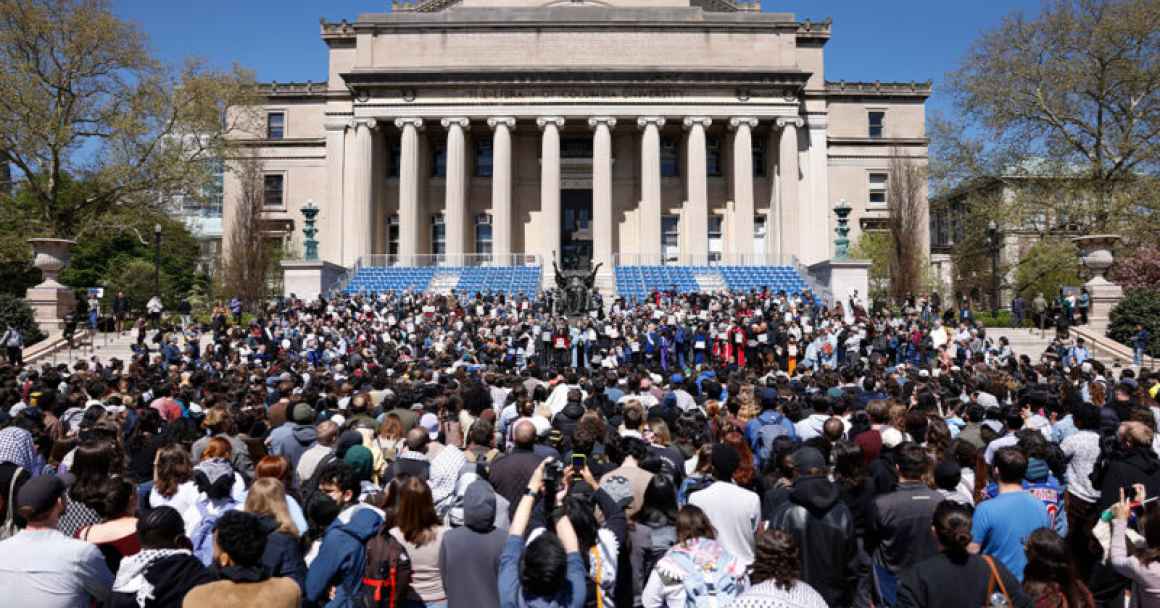 Photo of protestors on college campus